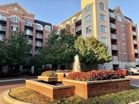 4811 N Olcott Ave #214, Harwood Heights, IL 60706