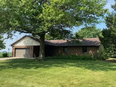 707 Devon Dr, Saint Joseph, IL 61873 photo 2