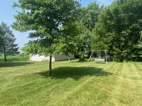 707 Devon Dr, Saint Joseph, IL 61873 photo 4