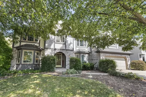 932 Stanton St, Batavia, IL 60510
