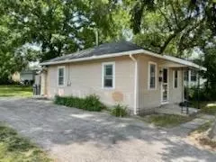 122 N Orchard Ave, Waukegan, IL 60085