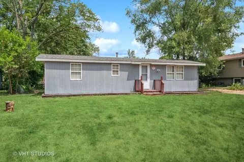 2417 Chestnut St, Joliet, IL 60435