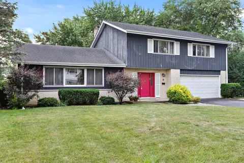 1913 Sunnyside Cir, Northbrook, IL 60062