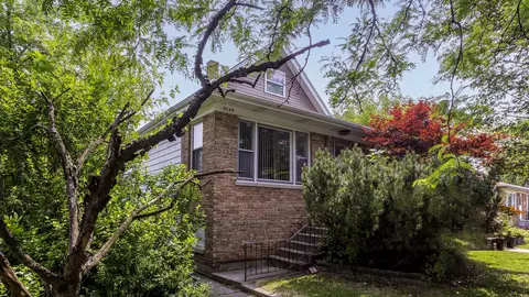5149 W Foster Ave, Chicago, IL 60630