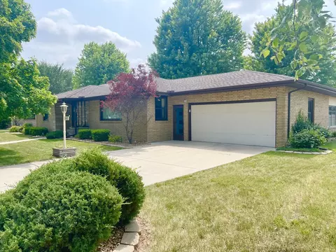 445 Swift Ave, Oglesby, IL 61348