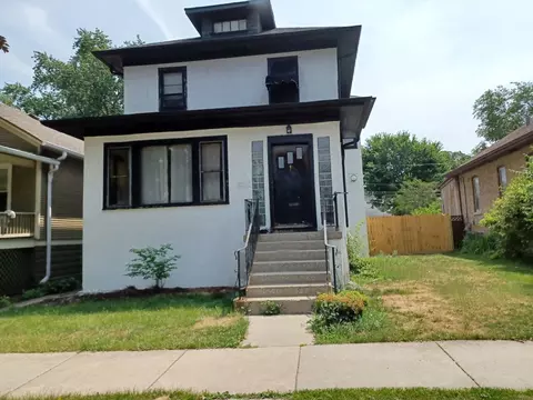 740 N Humphrey Ave, Oak Park, IL 60302