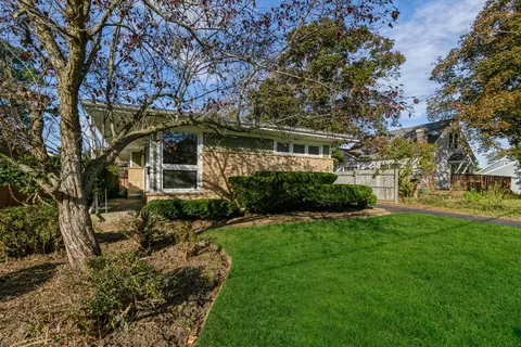 376 Brittain Ave, Grayslake, IL 60030