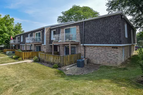 1802 Plum Grove Rd #2A, Rolling Meadows, IL 60008 photo 1