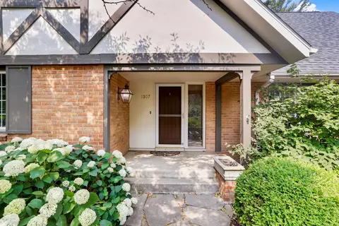 1307 Belmeade Dr, Champaign, IL 61821