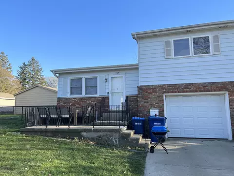 1106 Lewis St, Dekalb, IL 60115