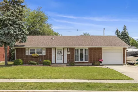 707 Geneva Ave, Romeoville, IL 60446