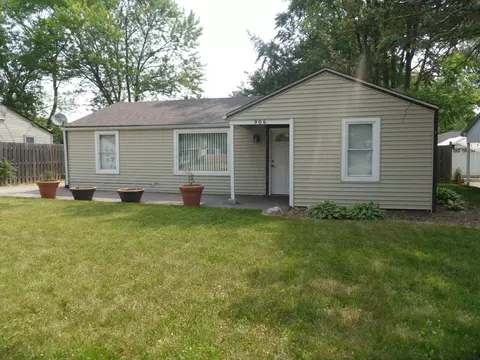 906 S Sumner Ave, Aurora, IL 60505