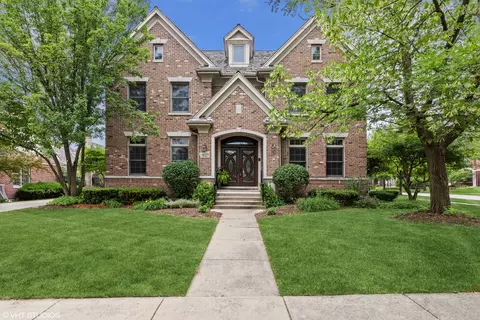 1627 Saratoga Ln, Glenview, IL 60026