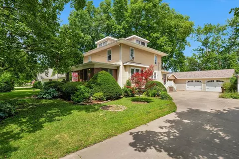 148 E Morris St, Bement, IL 61813 photo 2