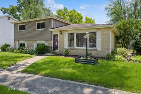 437 Geneva Rd, Glen Ellyn, IL 60137
