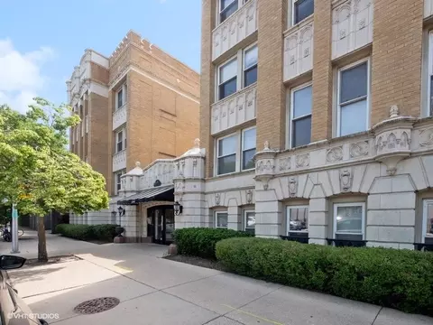 4240 N Clarendon Ave #306N, Chicago, IL 60613