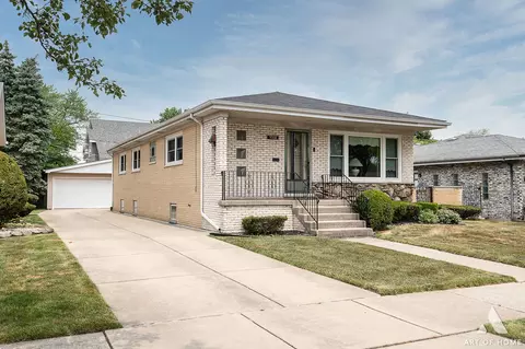 5538 W 91st St, Oak Lawn, IL 60453