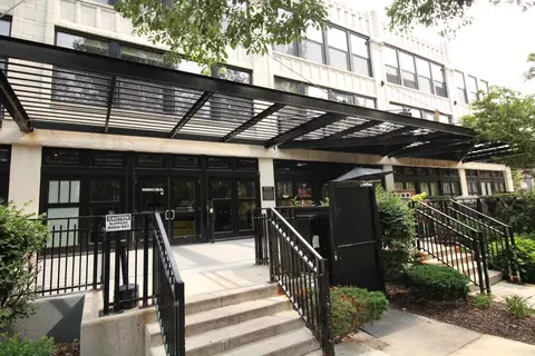 1000 W 15th St #320, Chicago, IL 60608