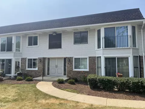 2821 Hobson Rd #5, Woodridge, IL 60517