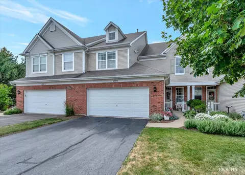 4561 Half Moon Dr #B, Yorkville, IL 60560