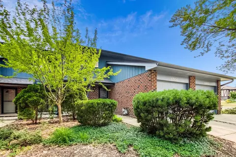 1014 Whitchurch Ct #1014, Wheaton, IL 60189
