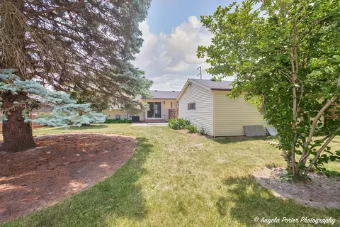1706 E Grand Ave, Lindenhurst, IL 60046 photo 17