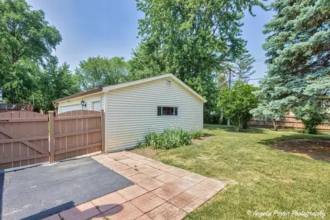 1706 E Grand Ave, Lindenhurst, IL 60046 photo 18