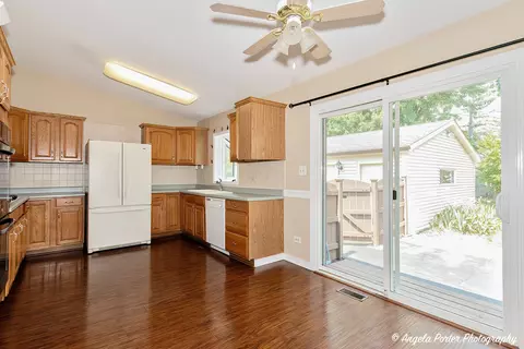1706 E Grand Ave, Lindenhurst, IL 60046 photo 7
