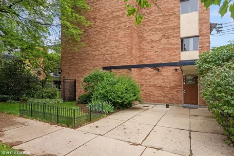 6961 N Oakley Ave #302, Chicago, IL 60645