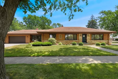 600 E 161st Pl, South Holland, IL 60473