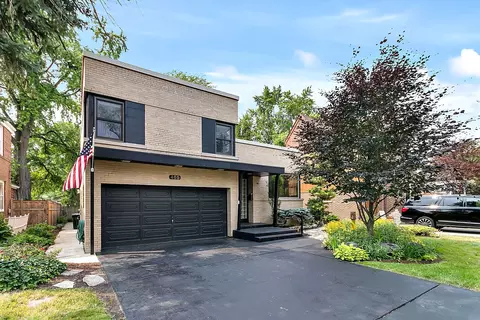 465 Uvedale Rd, Riverside, IL 60546