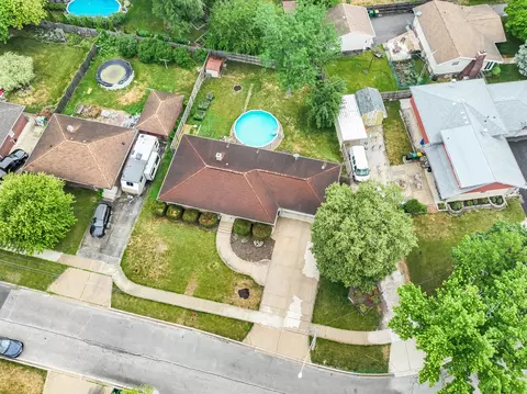 568 E 2nd St, Lockport, IL 60441 photo 18
