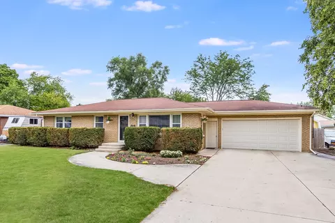 568 E 2nd St, Lockport, IL 60441