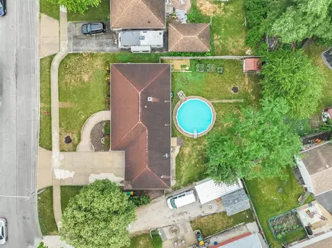 568 E 2nd St, Lockport, IL 60441 photo 22