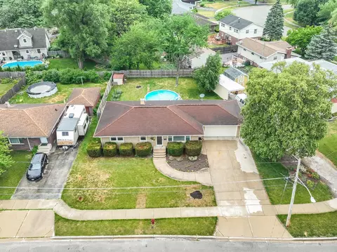 568 E 2nd St, Lockport, IL 60441 photo 16