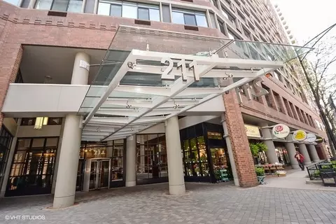 211 E Ohio St #1506, Chicago, IL 60611