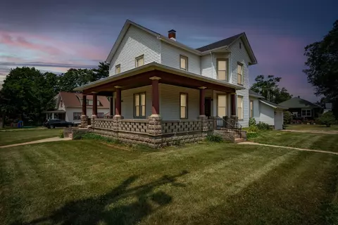 300 W Exchange St, Danvers, IL 61732