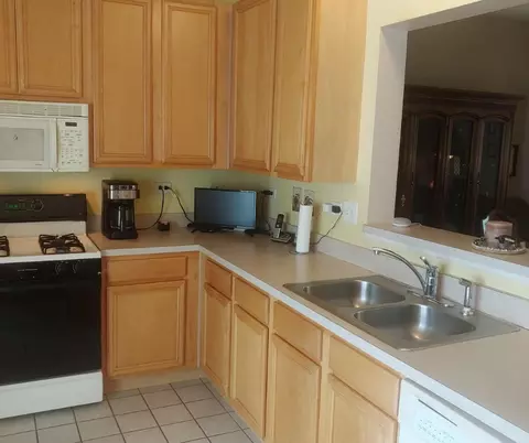 2464 Daybreak Ct, Elgin, IL 60123 photo 5
