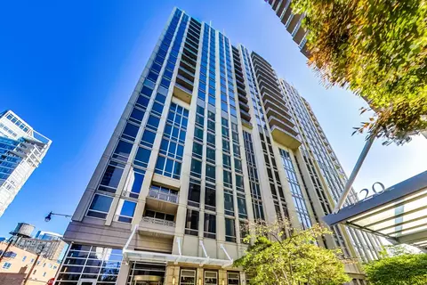 700 N Larrabee St #1005, Chicago, IL 60654