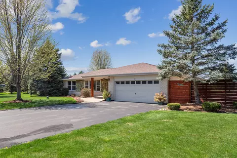 9 Liberty Dr, Lemont, IL 60439