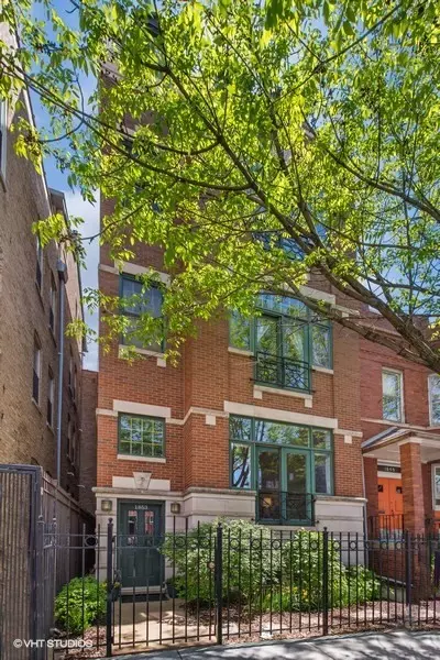 1853 N Damen Ave #1, Chicago, IL 60647