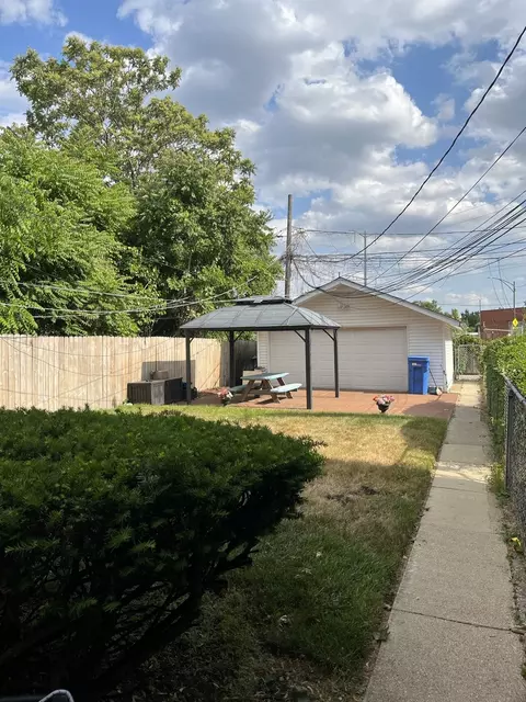 1855 E 81st St, Chicago, IL 60617 photo 2