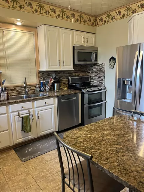 1855 E 81st St, Chicago, IL 60617 photo 3