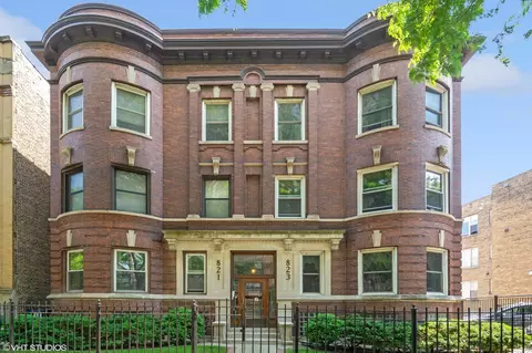 823 W Belle Plaine Ave #3, Chicago, IL 60613