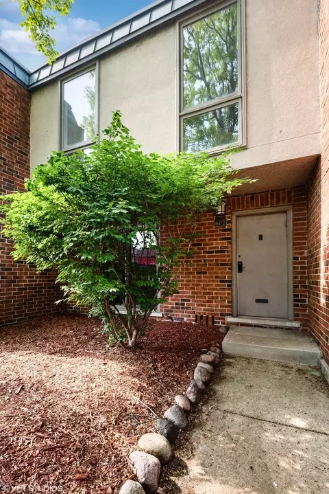 602 W Armitage Ave, Chicago, IL 60614