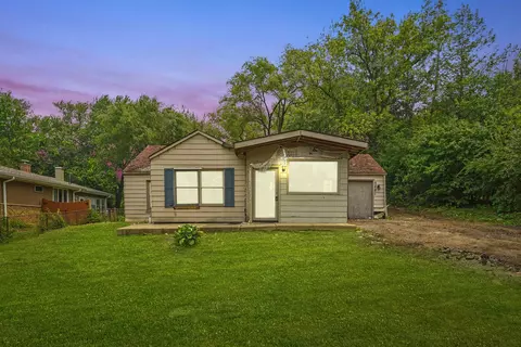 5881 Woodward Ave, Downers Grove, IL 60516