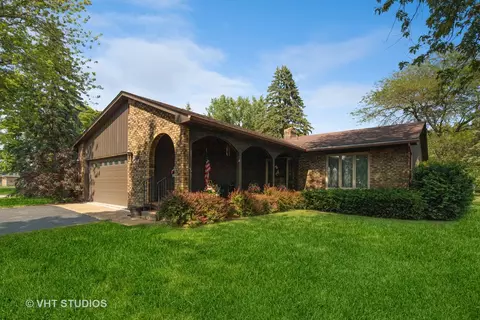 1833 Magnolia Ave, Gurnee, IL 60031