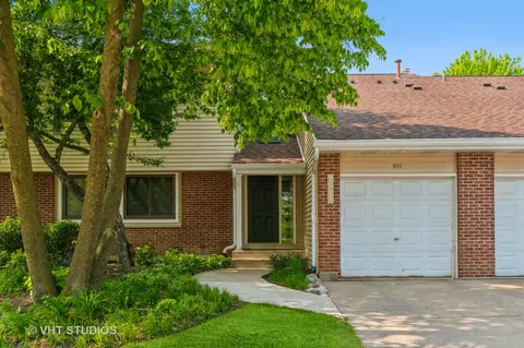 979 Pinetree Cir S #52-803, Buffalo Grove, IL 60089