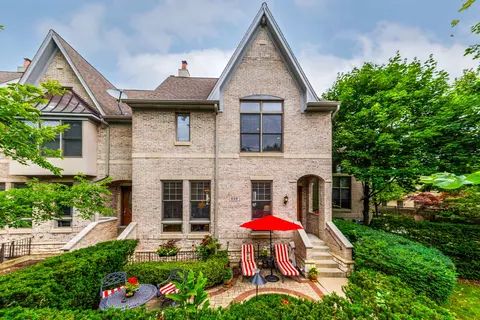 938 N Green Bay Rd, Glencoe, IL 60022