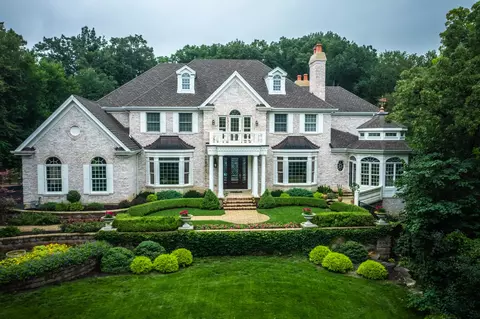 4 N566 Hidden Oaks Rd, Saint Charles, IL 60175